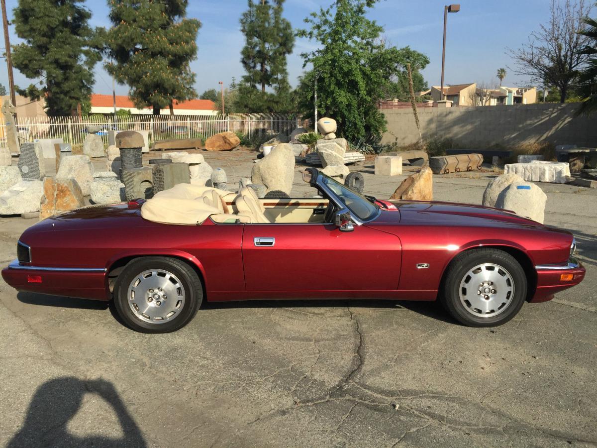 1 Jaguar XJS Celebration Edition Moroccan Red convertible 1996 images (3).jpg