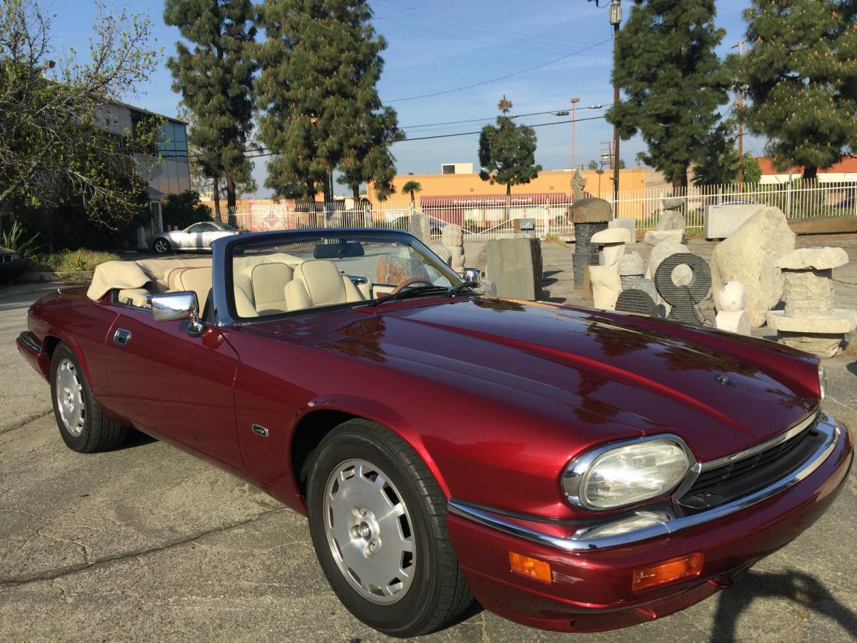 1 Jaguar XJS Celebration Edition Moroccan Red convertible 1996 images (4).jpg