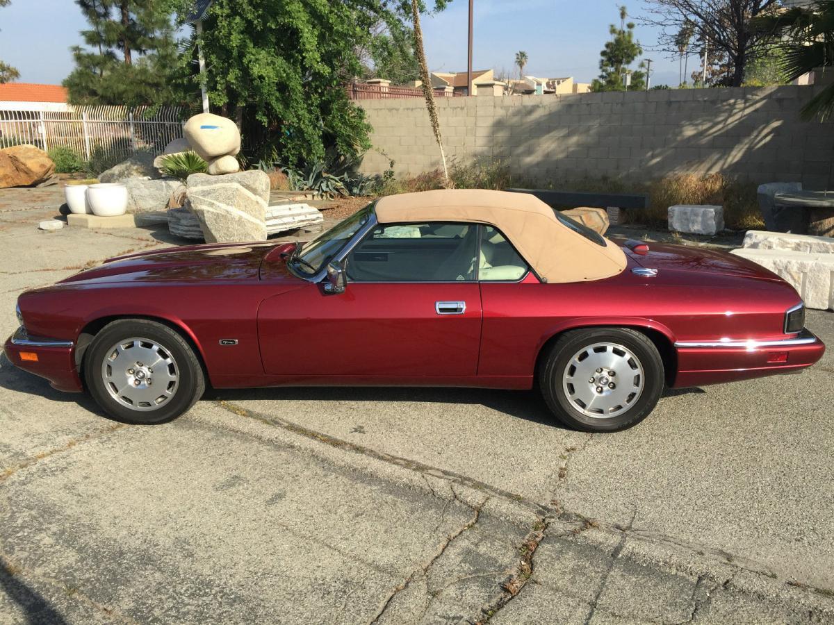 1 Jaguar XJS Celebration Edition Moroccan Red convertible 1996 images (8).jpg