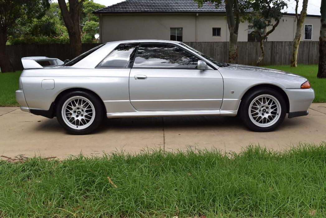 1 Spark Silver R32 GTR V-Spec 1 1993 Australia immaculate images (10).jpg