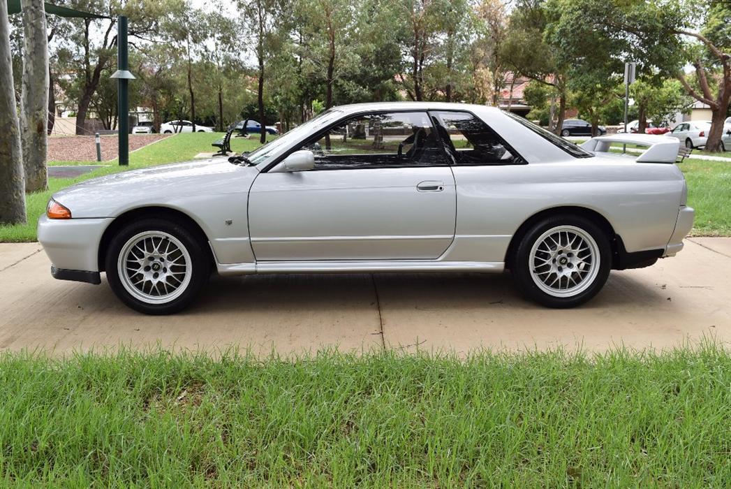 1 Spark Silver R32 GTR V-Spec 1 1993 Australia immaculate images (13).jpg