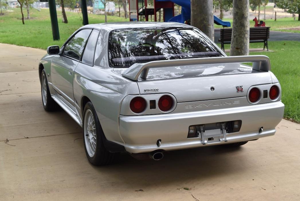 1 Spark Silver R32 GTR V-Spec 1 1993 Australia immaculate images (6).jpg