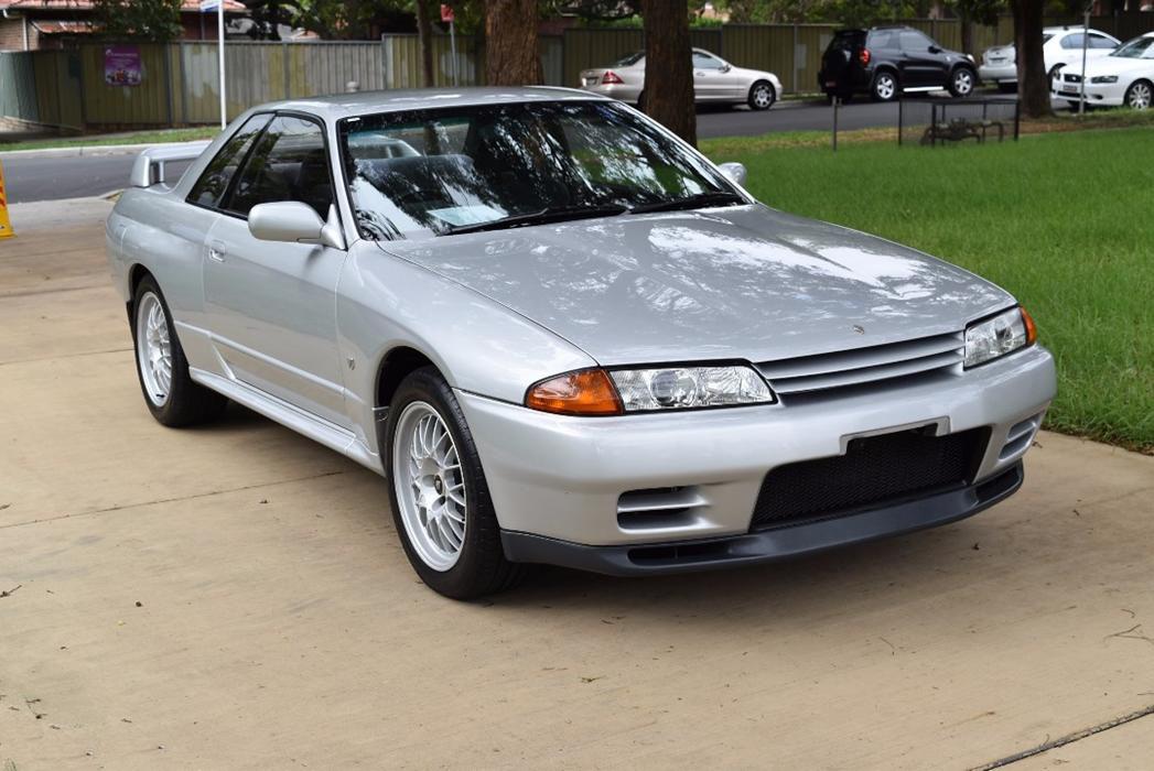 1 Spark Silver R32 GTR V-Spec 1 1993 Australia immaculate images (7).jpg