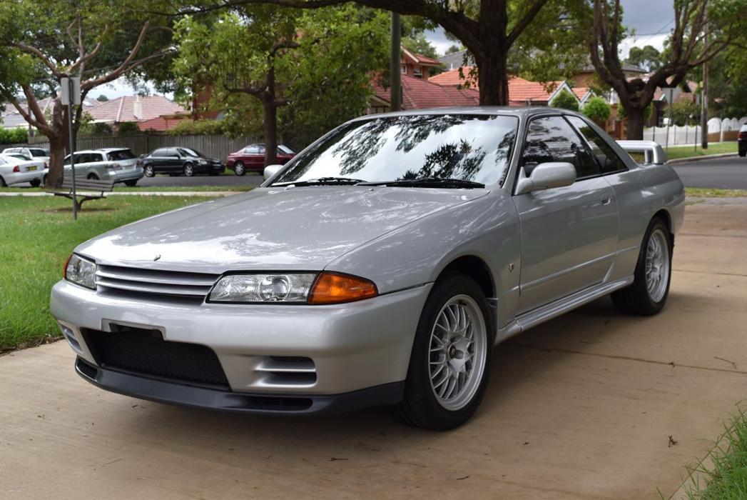 1 Spark Silver R32 GTR V-Spec 1 1993 Australia immaculate images (8).jpg