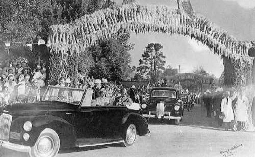 1948 Humber Pullman Royal tour of Australia 1954 5.jpg