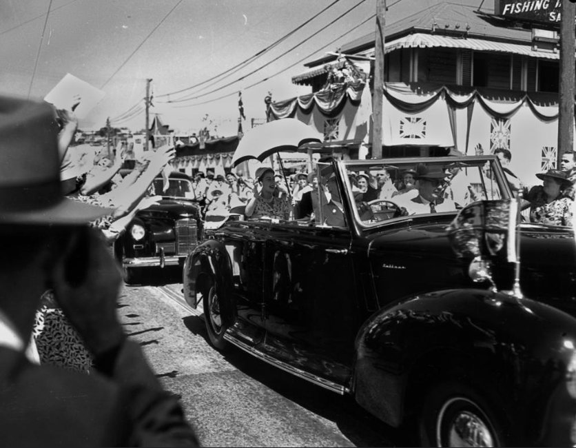 1954 Royal Tour Humber Pullman 4 door convertible 2.png