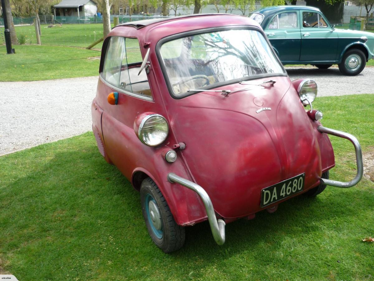 1960 BMW Isetta 300 Red images (1).jpg