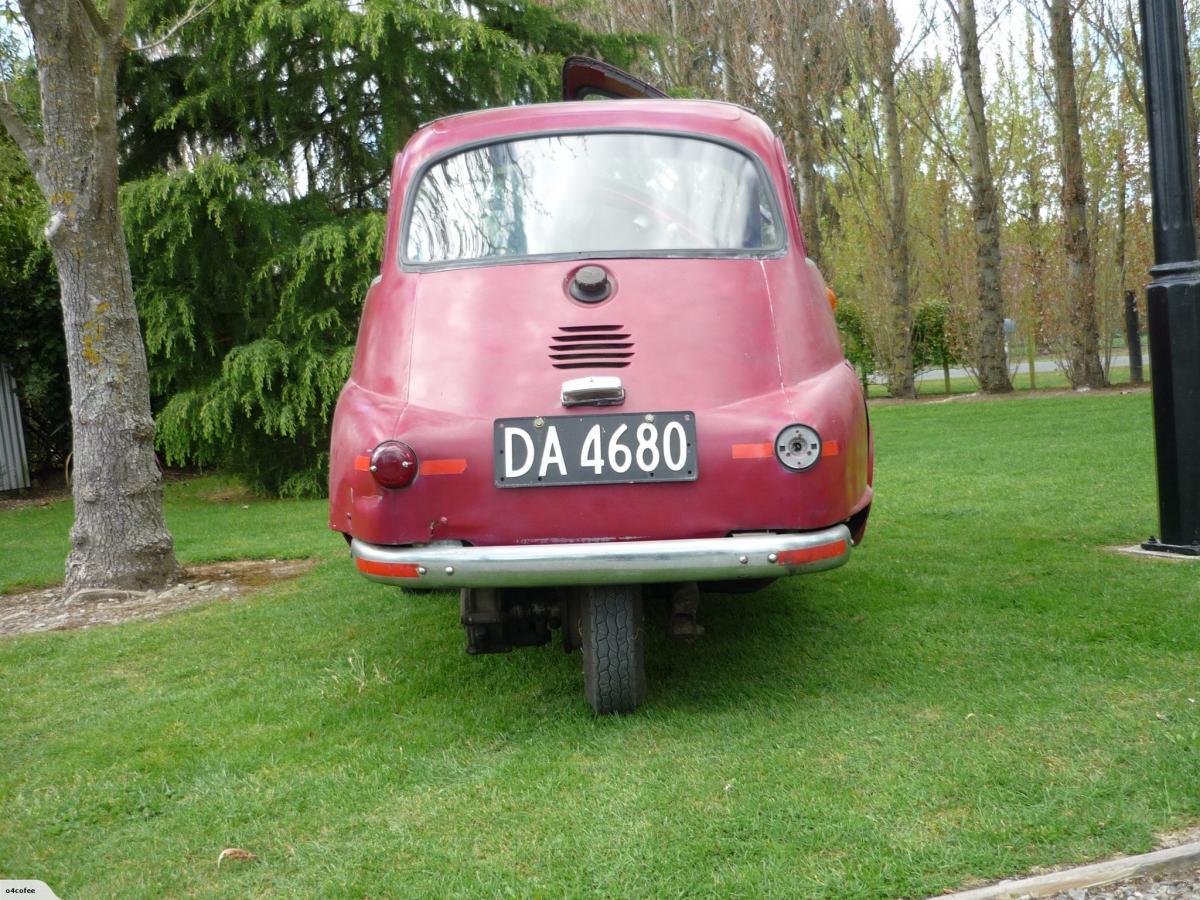 1960 BMW Isetta 300 Red images (14).jpg