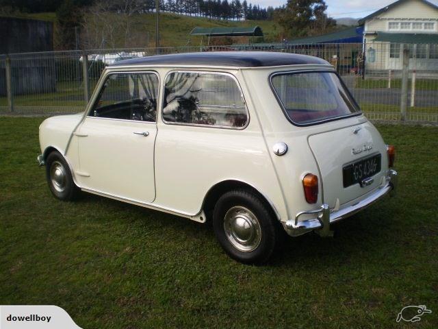 1963 Austing Mini Cooper 997cc black roof on white images (3).jpg