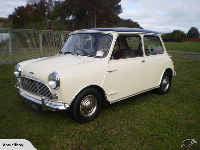 1963 Austing Mini Cooper 997cc black roof on white images (4).jpg