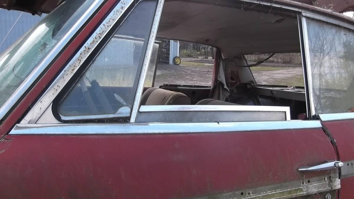 1963 Studabaker Lark Daytona hardtop red images wreck unrestored (10).jpg