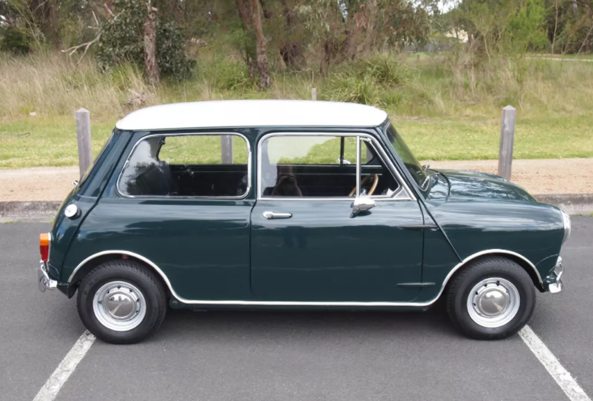 1965 MK1 Australian Cooper S BRG early car (4).png