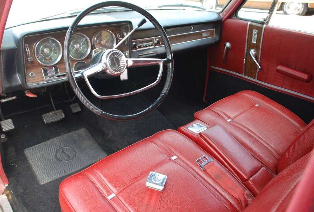 1966 Studebaker Daytona Sport Sedan V8 red white roof (40) interior.jpg