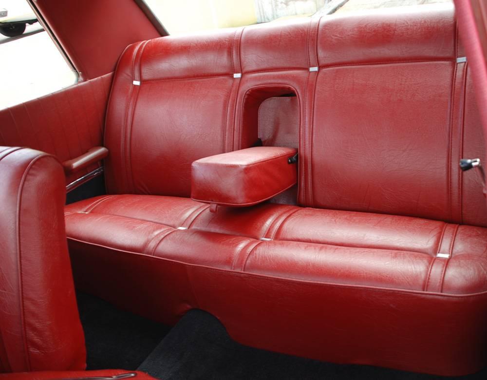 1966 Studebaker Daytona Sport Sedan V8 red white roof (46) interior.jpg