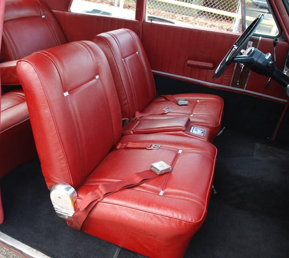 1966 Studebaker Daytona Sport Sedan V8 red white roof (49) interior.jpg