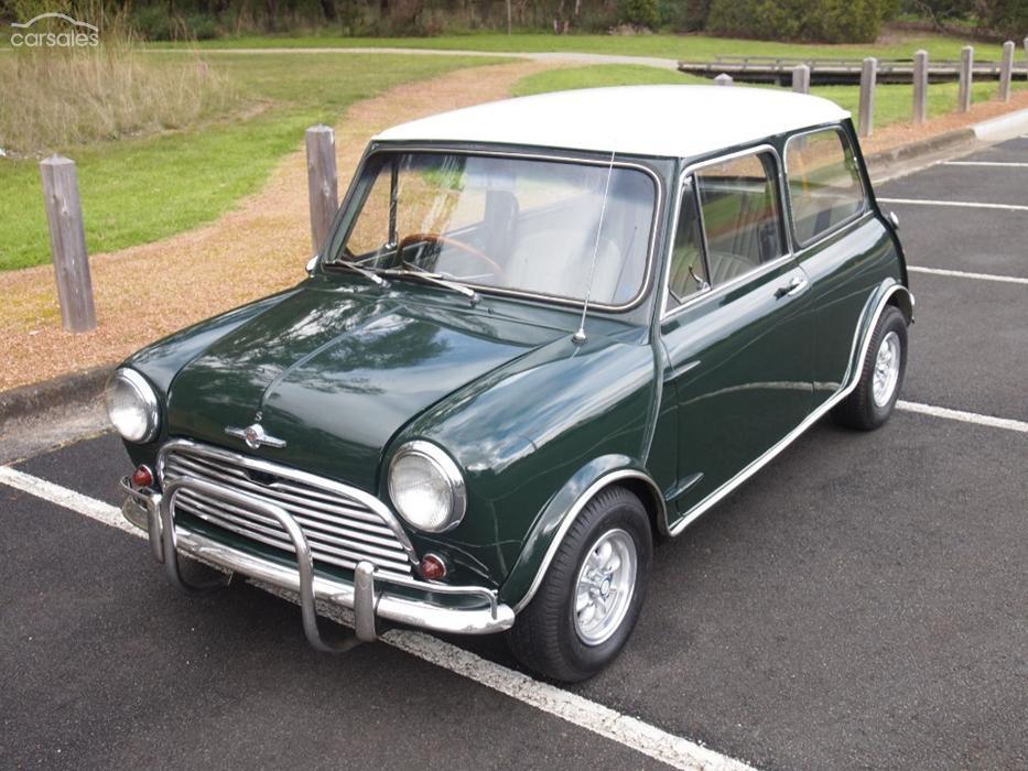 1966 toga white over BRG MK1 Cooper S Mini Australia (1).jpg