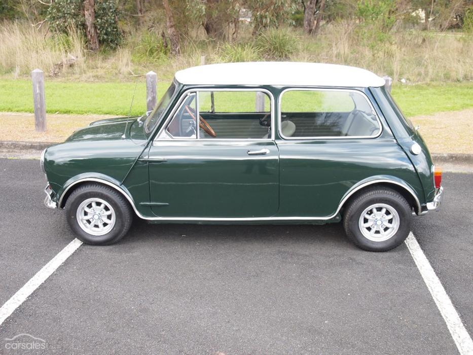 1966 toga white over BRG MK1 Cooper S Mini Australia (3).jpg