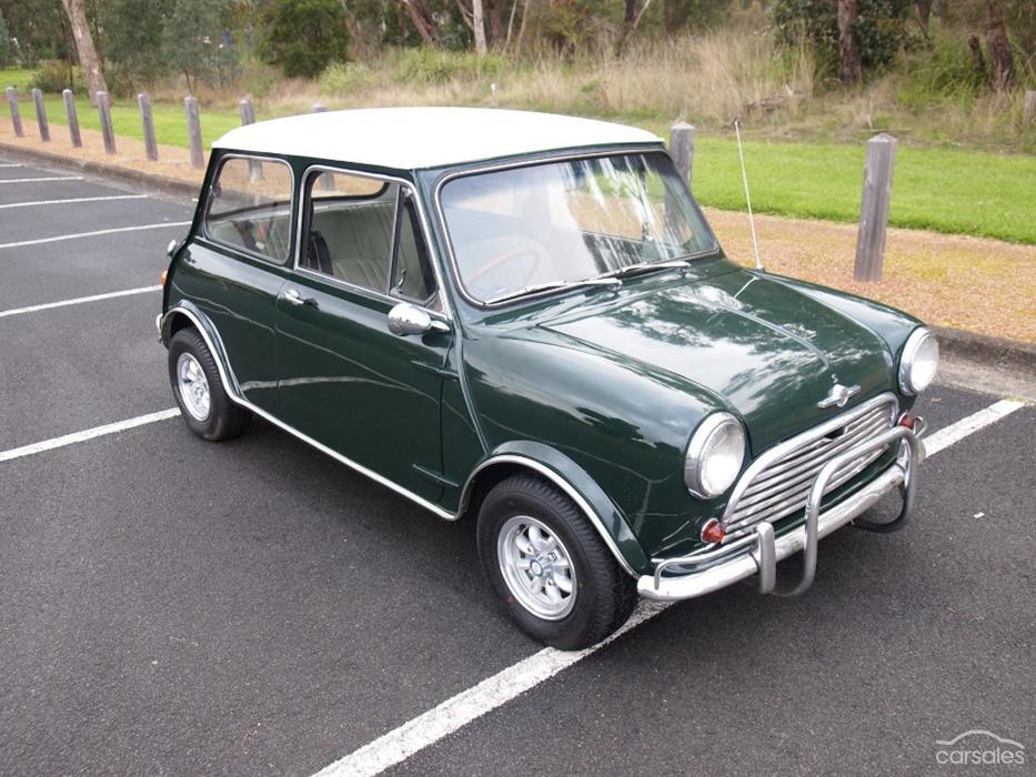 1966 toga white over BRG MK1 Cooper S Mini Australia (5).jpg