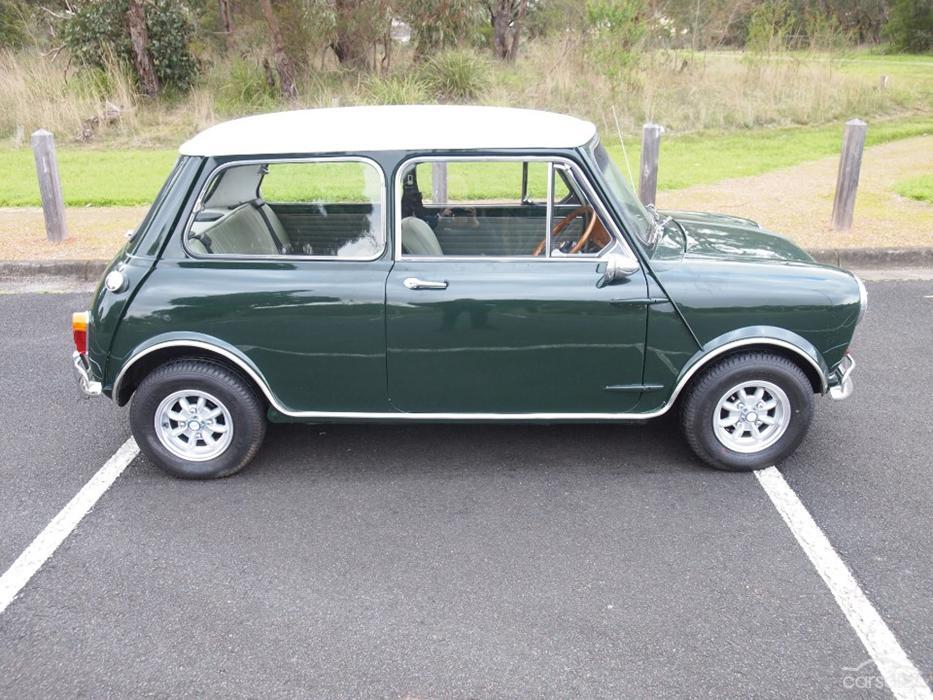 1966 toga white over BRG MK1 Cooper S Mini Australia (6).jpg