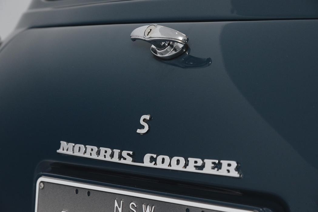 1967 Australian Morris Cooper S Snow White on Indigo Blue register (1).jpg