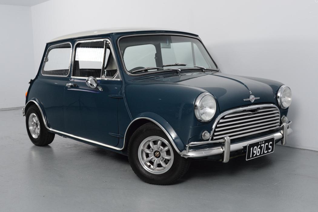 1967 Australian Morris Cooper S Snow White on Indigo Blue register (22).jpg