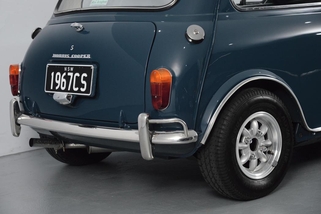 1967 Australian Morris Cooper S Snow White on Indigo Blue register (5).jpg