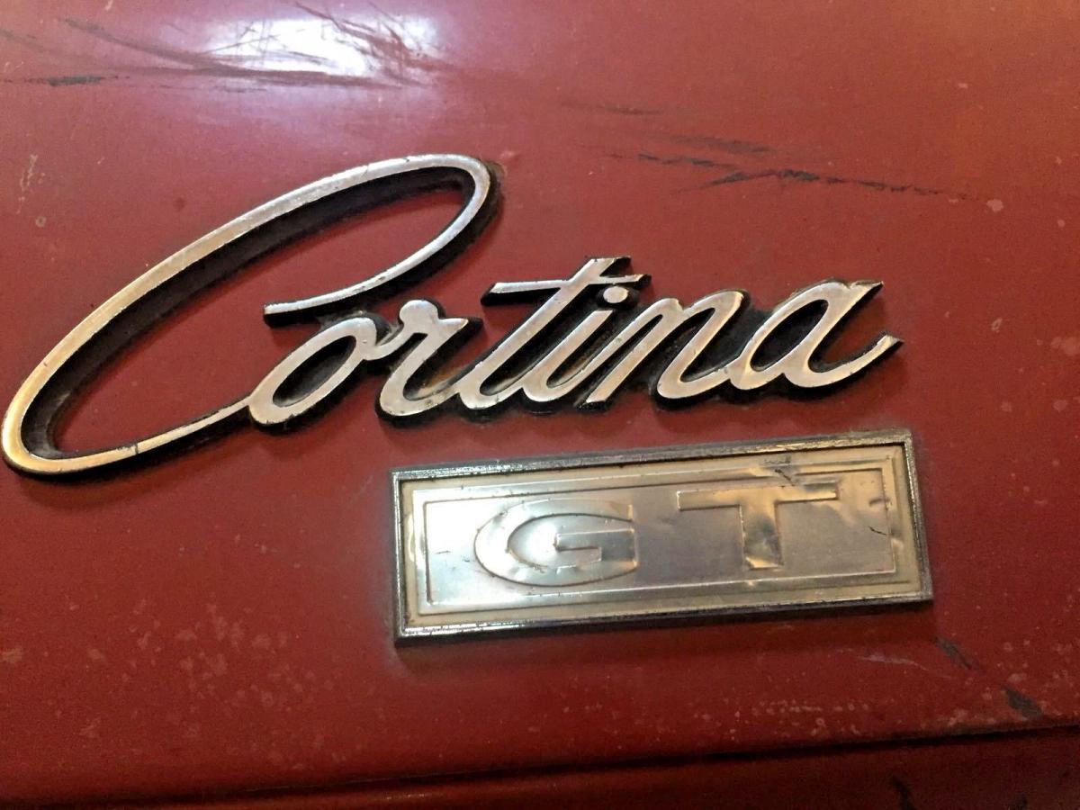 1967 Ford Cortina 1500 GT coupe manual burgundy UK (8).jpg