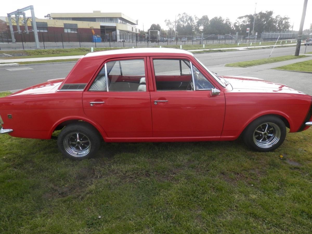 1967 Ford Cortina MK2 GT V6 3000 South African Basil Green (3).jpg