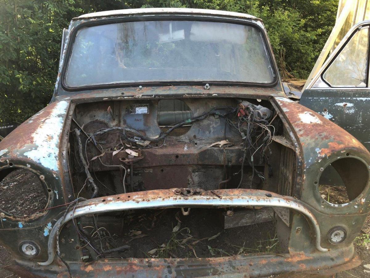 1967 MK1 Morris Cooper S Lake Green unrestored parted out wreck images (3).jpg