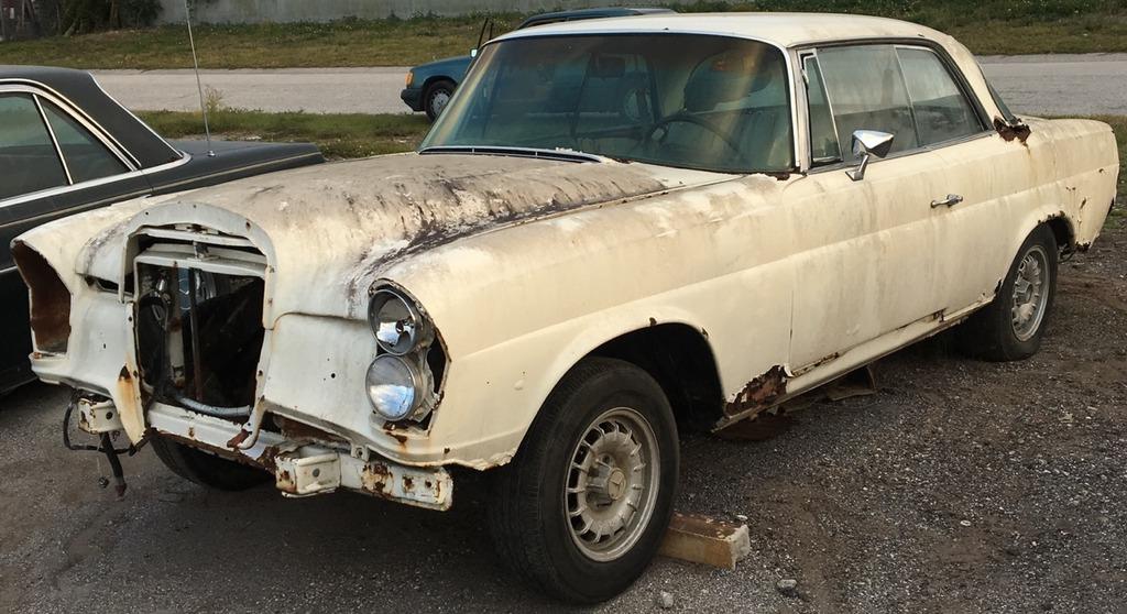 1967 Mercedes 250SE Coupe sunroof white unrestored (1).jpg