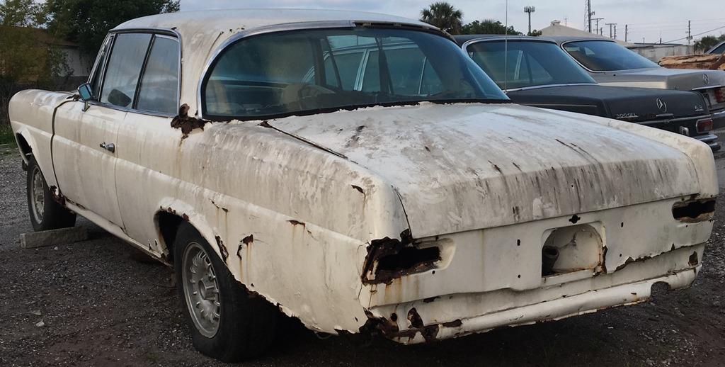 1967 Mercedes 250SE Coupe sunroof white unrestored (10).jpg