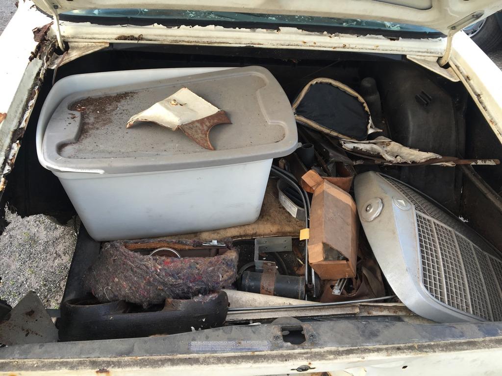 1967 Mercedes 250SE Coupe sunroof white unrestored (12).jpg