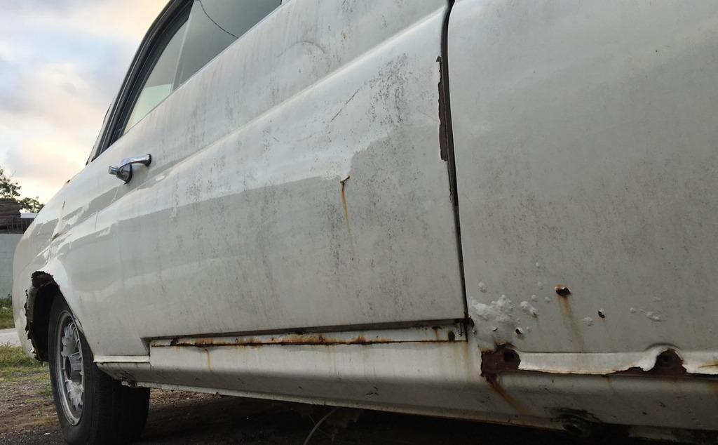 1967 Mercedes 250SE Coupe sunroof white unrestored (17).jpg