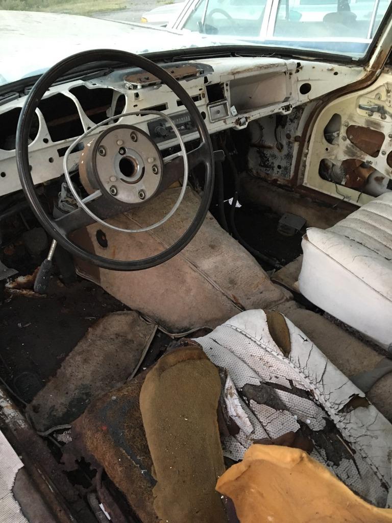 1967 Mercedes 250SE Coupe sunroof white unrestored (22).jpg