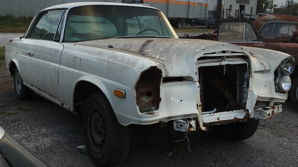 1967 Mercedes 250SE Coupe sunroof white unrestored (5).jpg