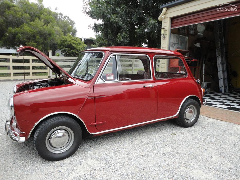 1967 Morris Cooper S MK1 Australia Burgundy paint (8).jpg