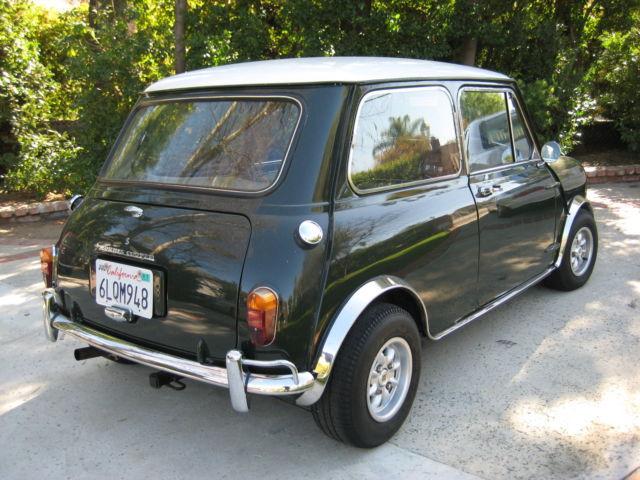 1968 Australian Morris Cooper S MK1 in USA White over Green (4).JPG