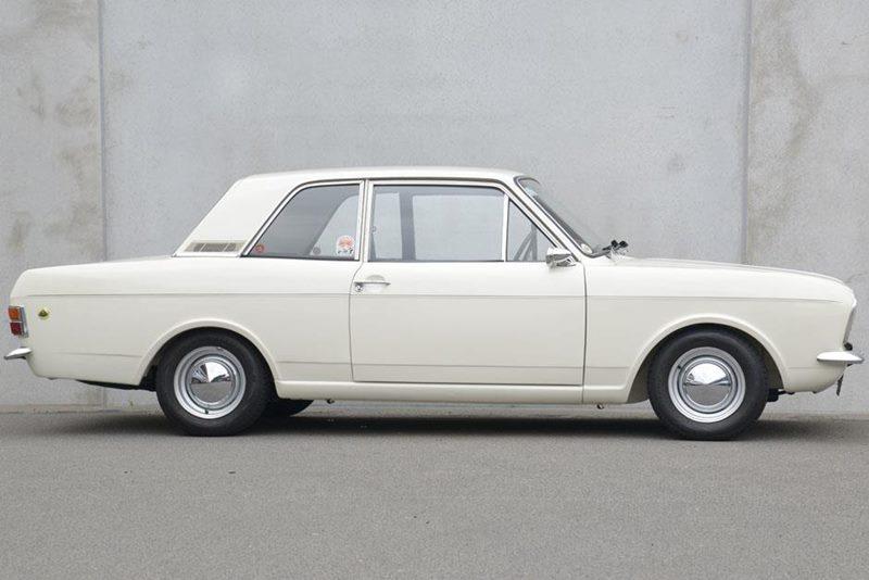 1968 Lotuc Ford Cortina Twin Cam MK2 white images (4).jpg