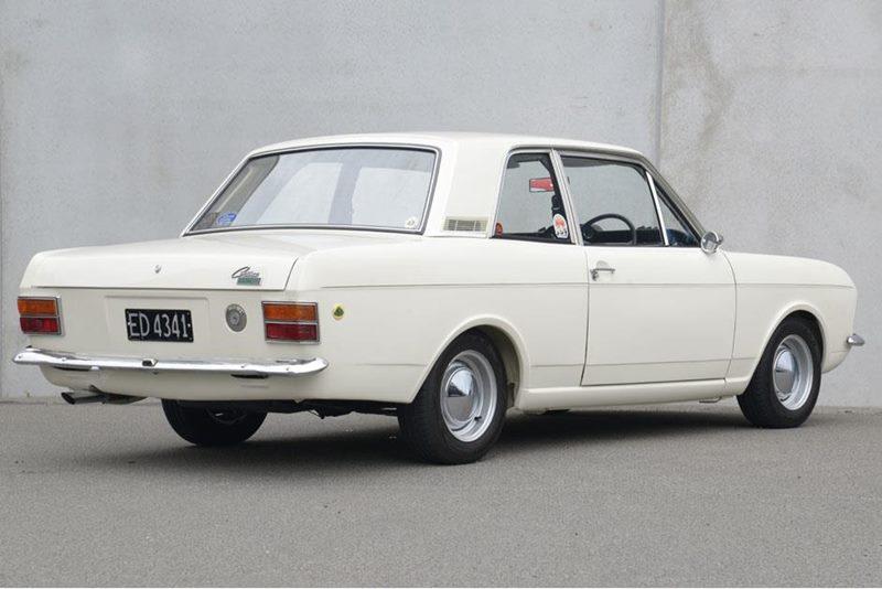 1968 Lotuc Ford Cortina Twin Cam MK2 white images (5).jpg