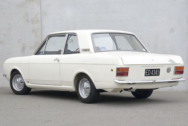 1968 Lotuc Ford Cortina Twin Cam MK2 white images (6).jpg