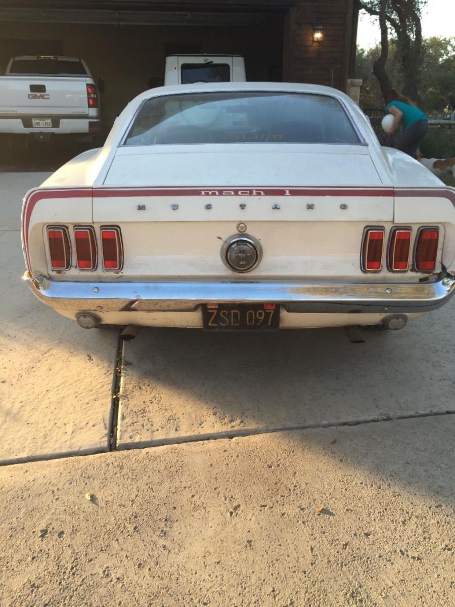 1969 Mach 1 Mustang Rear tail lights.jpg