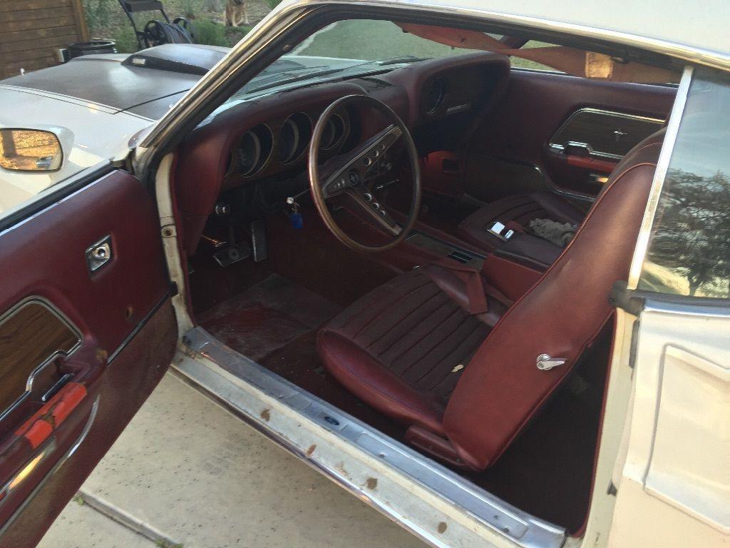 1969 Mach 1 Mustang front interior.jpg