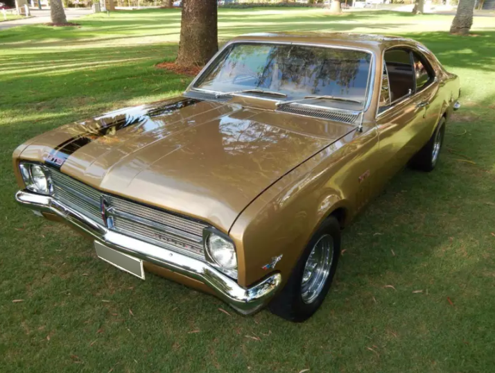 1969 Monaro HK GTS Gold (4).png