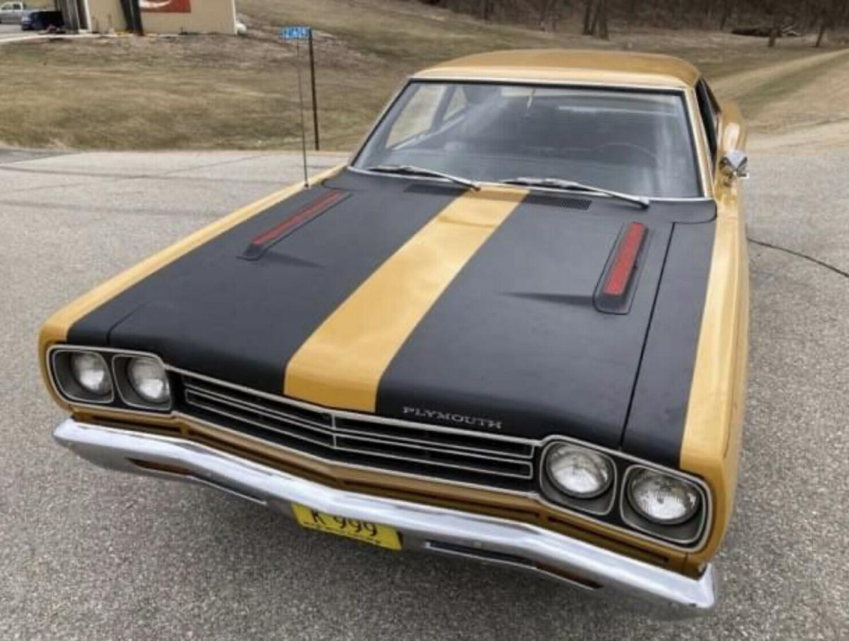 1969 Plymouth Road Runner unrestored original Yellow Gold black (1).jpg