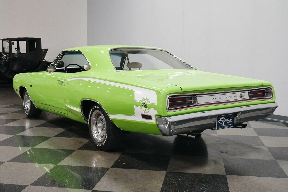 1970 Dodge Coronet Super Bee Hardtop 383 big block Green image (2).jpg