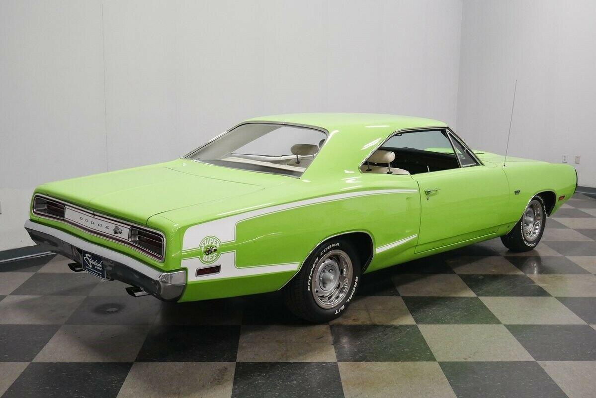 1970 Dodge Coronet Super Bee Hardtop 383 big block Green image (7).jpg