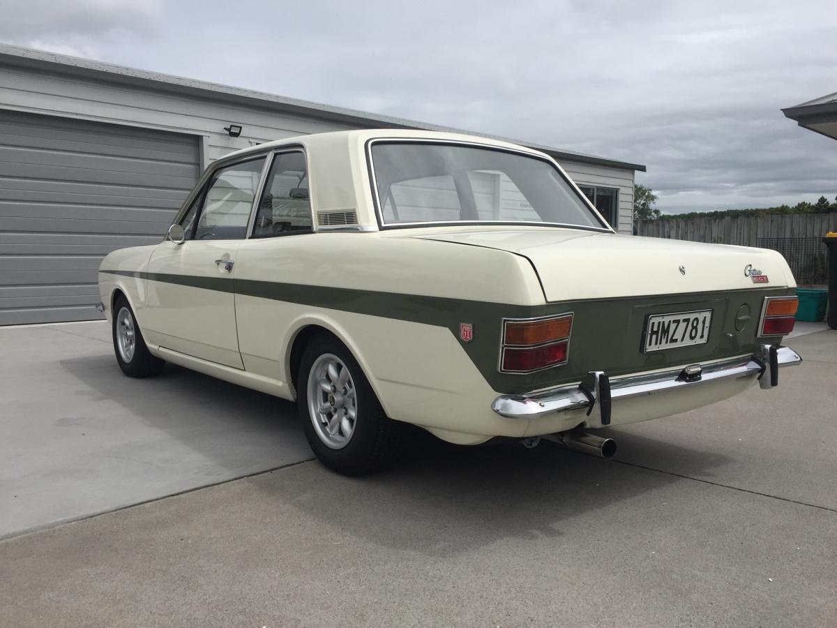 1970 Ford Cortina MK2 MKII GT 2-door in Lotus colours images (8).jpg