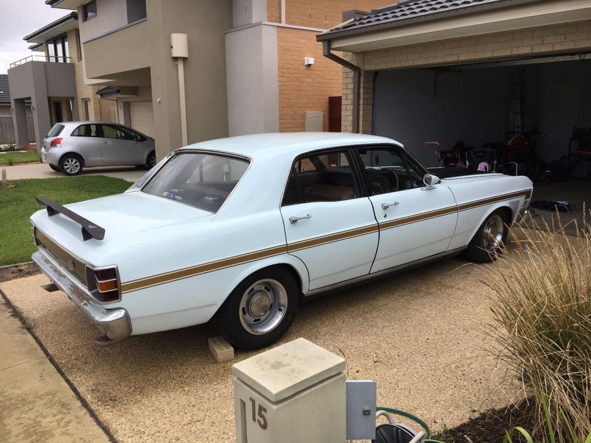 1970 Ford Falcon XW GT White with gold stripes (3).jpg