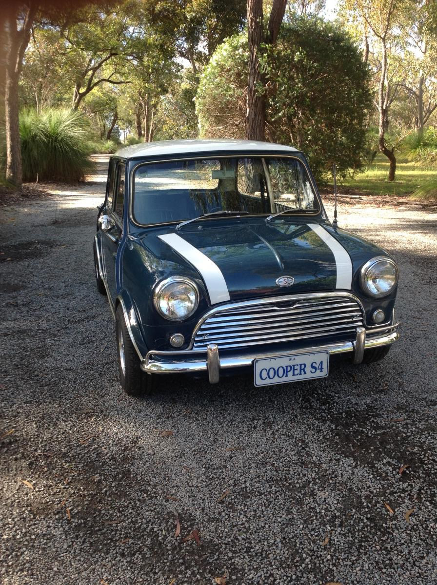 1970 Morris Cooper S MK2 Australia pic blue green.png