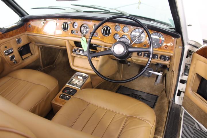 1971 Corniche Australia sold auction (9).jpg